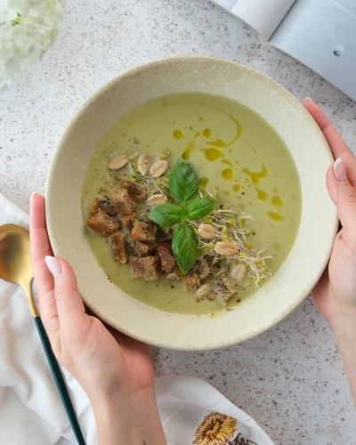 Zupy na diecie low FODMAP - jakie zupy są dobre na jelita i przy SIBO?